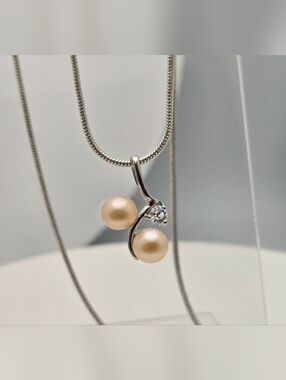 Ivory Freshwater Pearl Necklace 20" Silver Plated Snake Chain Rhinestone Accent